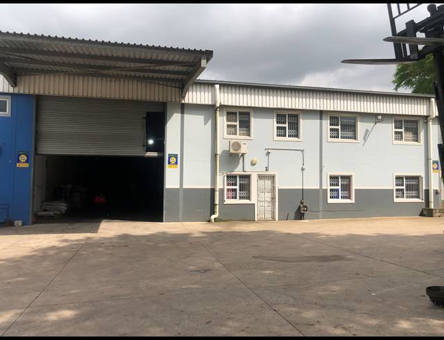 1,333M² WAREHOUSE TO LET IN RIVERHORSE VALLEY